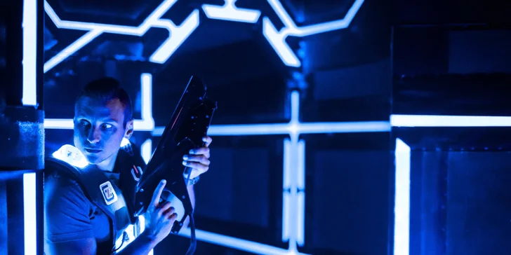 Laser game pro 8 nebo až 12 hráčů: nová aréna s nejmodernějšími zbraněmi v ČR