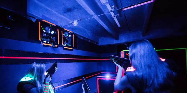 Laser game pro 8 nebo až 12 hráčů: nová aréna s nejmodernějšími zbraněmi v ČR