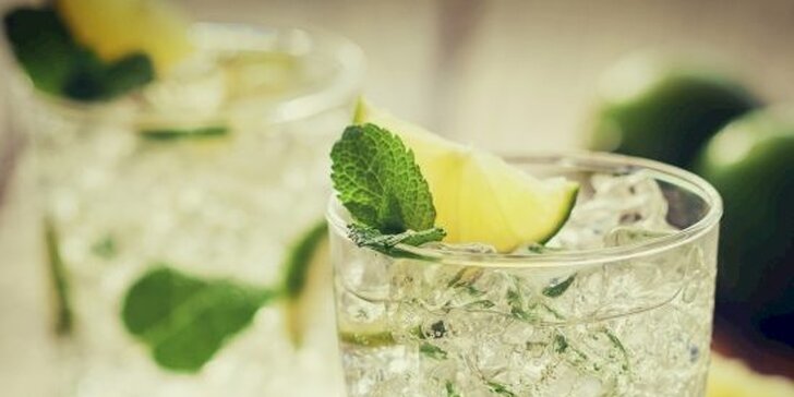 Přivítejte léto drinkem: 2× Cuba Libre nebo Gin&Tonic na Vinohradech
