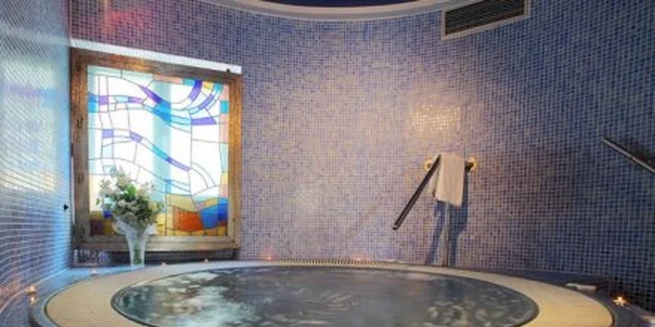 3995 Kč za TŘI DNY PRO DVA v luxusním hotelu Ambiente**** v Karlových Varech v hodnotě 9380 Kč. Snídaně i večeře, vstup do Thermária, pivní či vinná koupel i masáž pro dvě osoby.