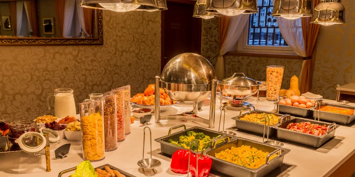 Snídaně v hotelové restauraci Symphonia v Dejvicích: all you can eat & drink