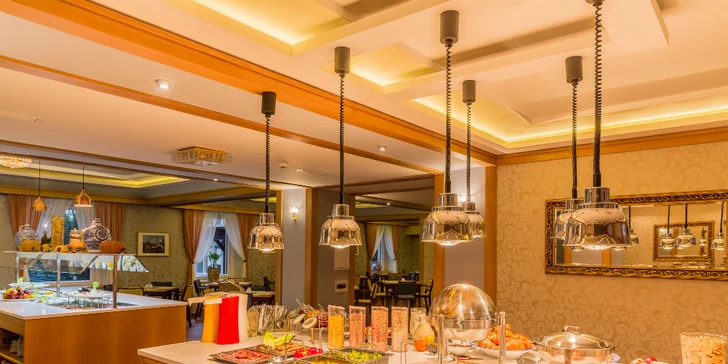 Snídaně v hotelové restauraci Symphonia v Dejvicích: all you can eat & drink