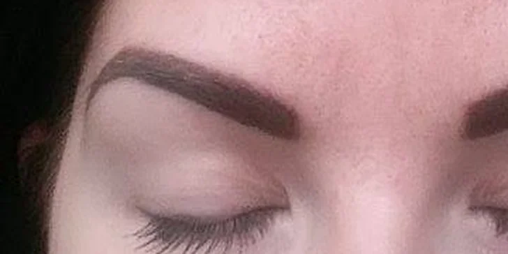 Permanentní make-up obočí pudrovou metodou