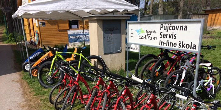 O víkendu na koloběžku: hodinová projížďka podél Vltavy a Žlutých lázní
