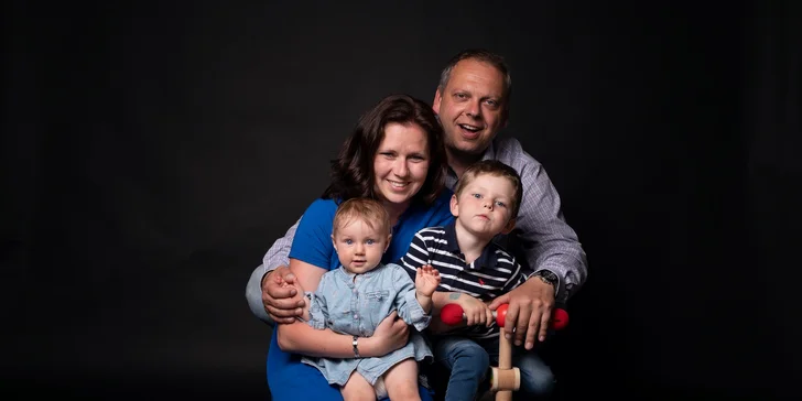 Venku je velká zima? Ideální čas na focení v ateliéru.