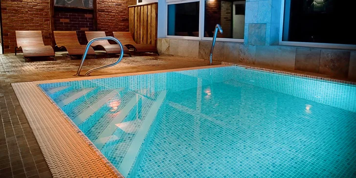 Zimní relax v Jeseníkách: Wellness saunový svět, polopenze i skipas v ceně