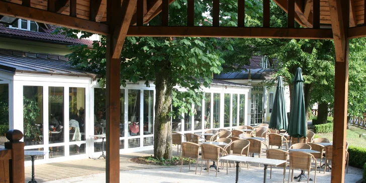 Relaxační pobyt v Trenčianských Teplicích: Neomezený wellness a polopenze pro 2