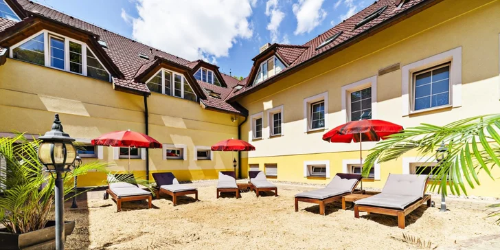Relaxační pobyt v Trenčianských Teplicích: Neomezený wellness a polopenze pro 2
