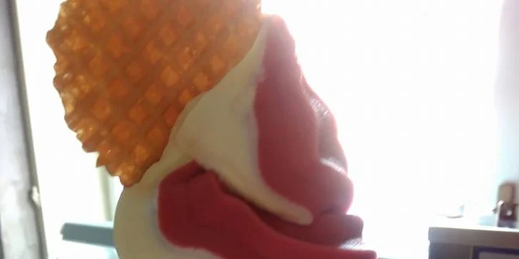 Hurá na točenou! Malá nebo střední zmrzlina z denní nabídky