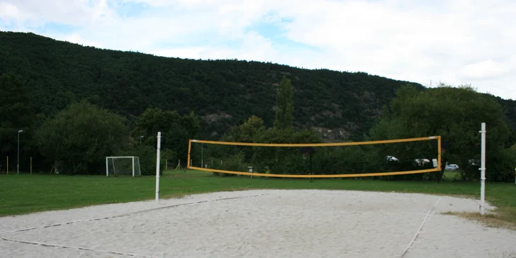 Rodinná dovolená u vody: rekreační areál ve Vraném nad Vltavou s polopenzí