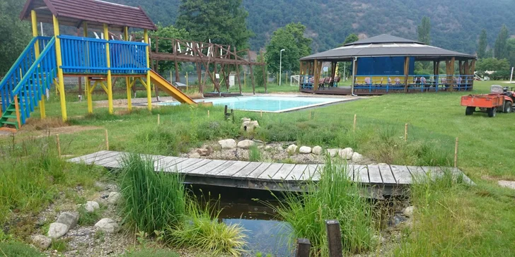 Rodinná dovolená u vody: rekreační areál ve Vraném nad Vltavou s polopenzí