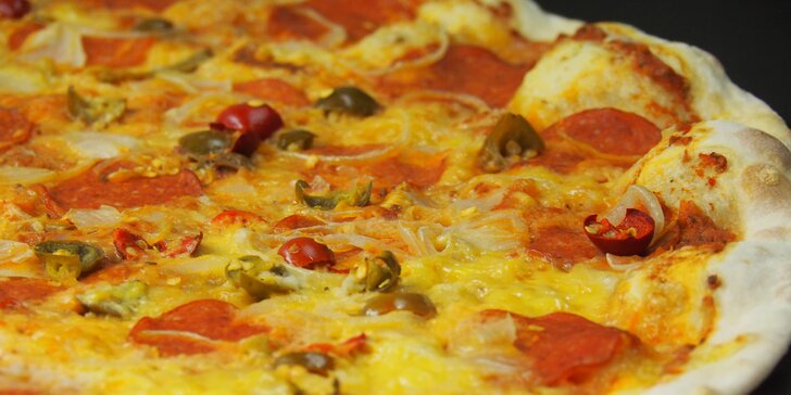 Obří pizza plná vašich oblíbených ingrediencí: průměr 60 cm, odnos s sebou