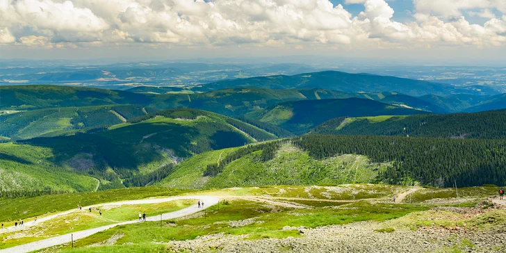 Jarní a letní dovolená v krkonošské horské chatě s polopenzí a saunou