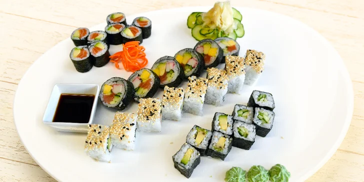 Když milujete sushi: čerstvé sety s lososem, avokádem i krevetami – 20 či 30 ks