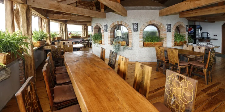 V balíčku máte polopenzi, kterou si vychutnáte v této krásné restauraci.