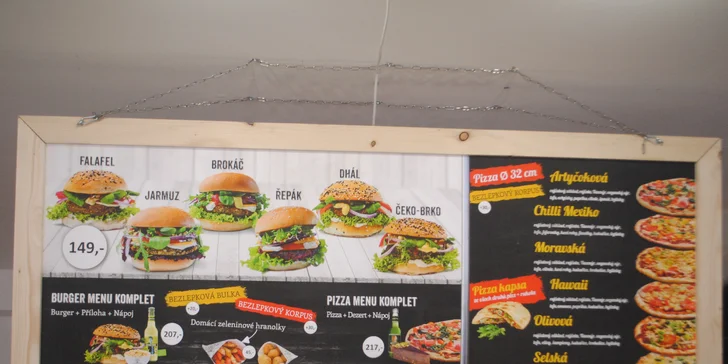 Lehce stravitelný zeleninový burger s domácí omáčkou, přílohou a limonádou