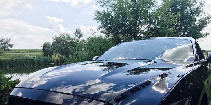 Řiďte svůj sen: jízda za volantem legendárního sporťáku Ford Mustang 2015