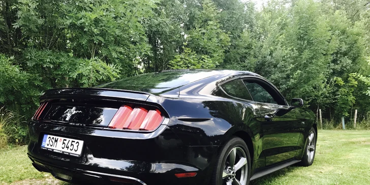 Řiďte svůj sen: jízda za volantem legendárního sporťáku Ford Mustang 2015