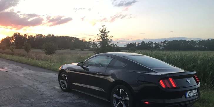Řiďte svůj sen: jízda za volantem legendárního sporťáku Ford Mustang 2015
