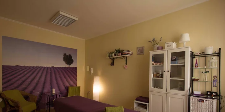 Sladké opojení: 60minutová detoxikační medová masáž + 20minutový zábal