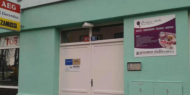 Sladké opojení: 60minutová detoxikační medová masáž + 20minutový zábal