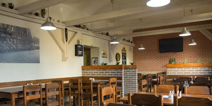3chodové menu pro dva: hermelín, bramboráčky, burger či kuřecí prsa a palačinka