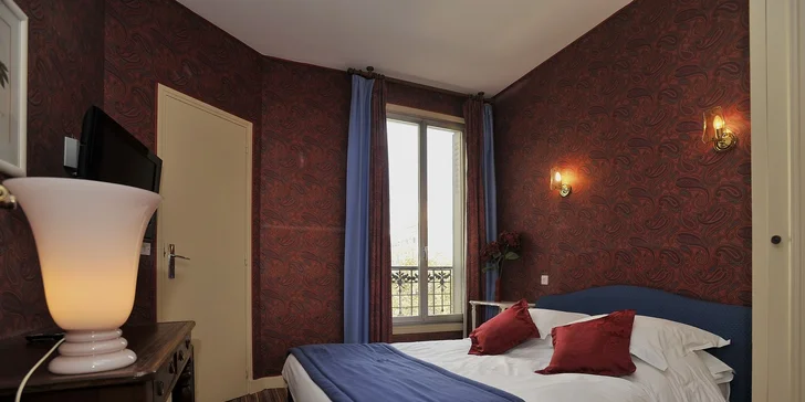 Léto nebo podzim nad Seinou: elegantní hotel blízko La Défense se snídaní pro 2