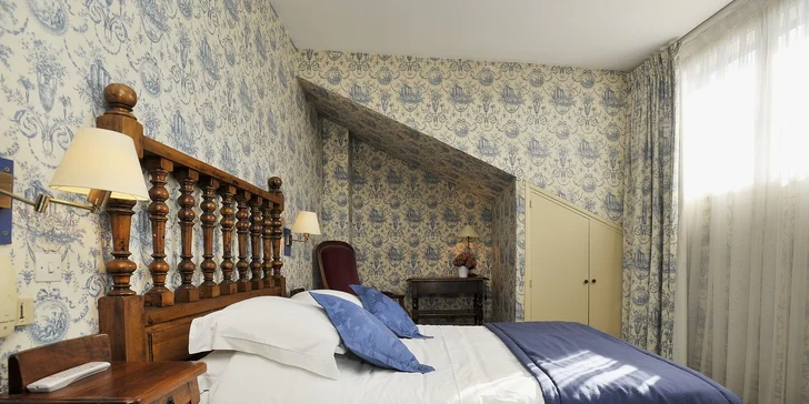Léto nebo podzim nad Seinou: elegantní hotel blízko La Défense se snídaní pro 2