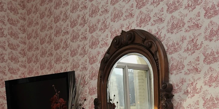 Léto nebo podzim nad Seinou: elegantní hotel blízko La Défense se snídaní pro 2