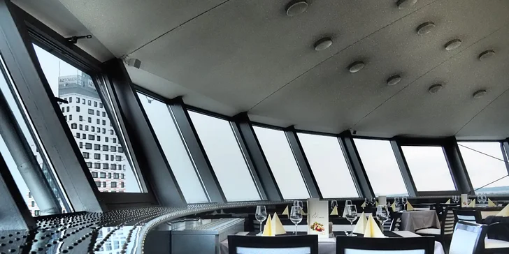 Degustační menu s jedinečným výhledem na celé Brno z 15. patra M-Paláce