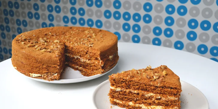 Oceněný Staročeský medovník: 700 nebo 1750 g, aby se dostalo na každého