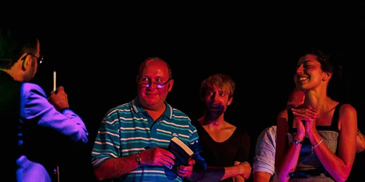 Nechte se okouzlit: interaktivní magická show Prague Illusion s drinkem nebo bez