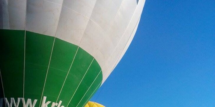 Zažijte Balónovou Fiestu: Hodinový let po nebi plném horkovzdušných balónů