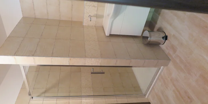 S rodinou nebo kamarády na Lipno: zbrusu nové apartmány s bazénem a hřištěm