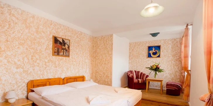 Tradiční pobyt v Českém Krumlově: hotel v centru s polopenzí i koktejly