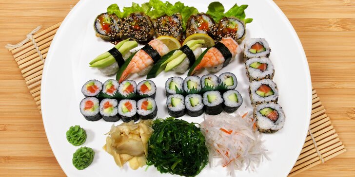 Sushi sety s lososem, avokádem i krevetou a úhořem