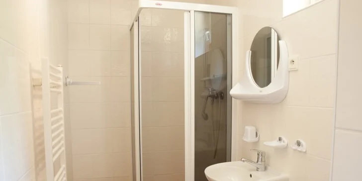 Romantika blízko Rajeckých Teplic: privátní wellness a lahev vína na pokoji
