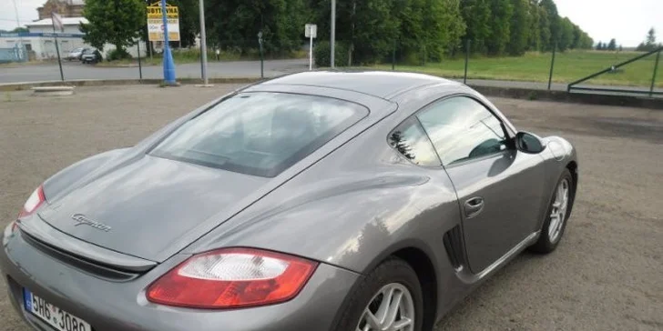 Dechberoucí jízda luxusním sporťákem dle výběru
