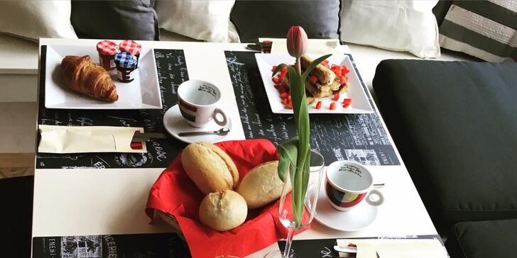 Vyberte si, jak začnete den: lehká, sladká či anglická snídaně v centru Ostravy