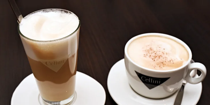 Dvě kávy v novém café & clubu blízko Národní: v nabídce i frappé či se zmrzlinou