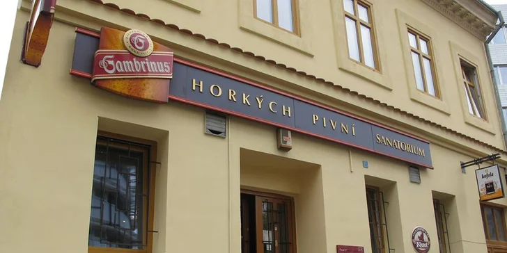 Tatarák z hovězí svíčkové od českých řezníků a tolik topinek, kolik sníte