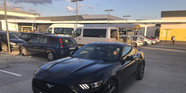 Adrenalin za volantem: jízda v legendárním sporťáku Ford Mustang 2015