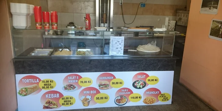 Dobrota do ruky s sebou: hovězí kebab nebo falafel v tortille, v chlebu i se salátem