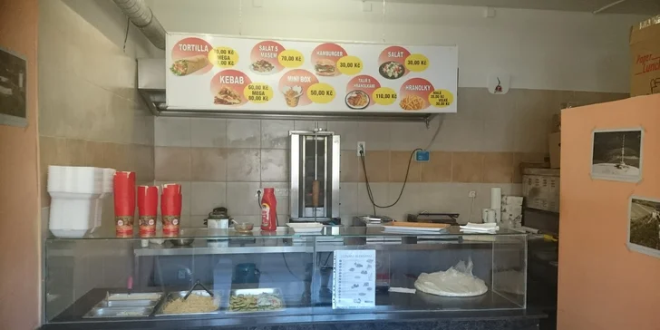 Dobrota do ruky s sebou: hovězí kebab nebo falafel v tortille, v chlebu i se salátem