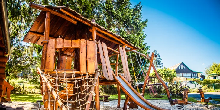 Zima na břehu Lipna: Pobyt s polopenzí a pestrou nabídkou sportu i zábavy