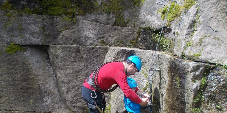 Via ferrata kurz v Horolezecké aréně v centru Liberce