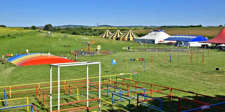 Parádní rodinný den v dětském zábavním areálu Duhový Park