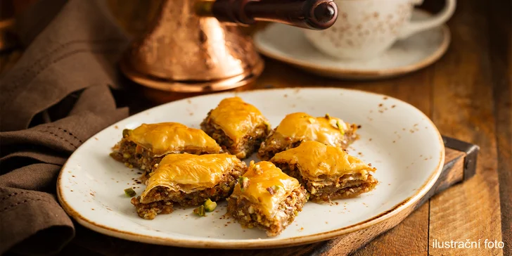 Pochoutka z východu: Ořechová baklava a káva či čaj s sebou
