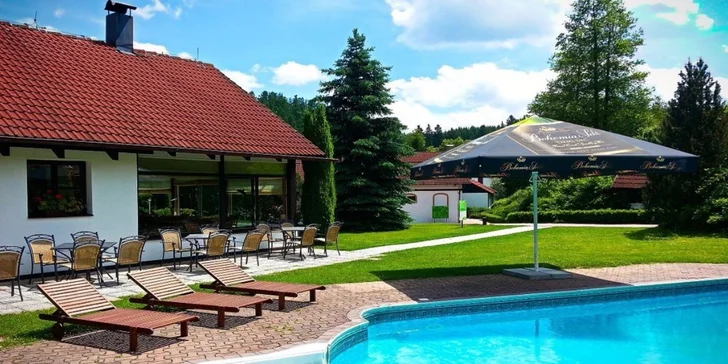 Romantika a dobrodružství: Noc ve stanu v korunách stromů až pro 4 osoby