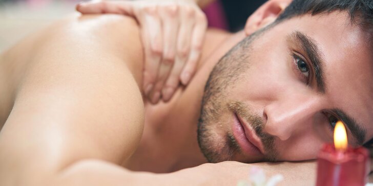 Hýčkající masáž celeho těla pro ženy i muže včetně zábalu ze sibiřských bylinek